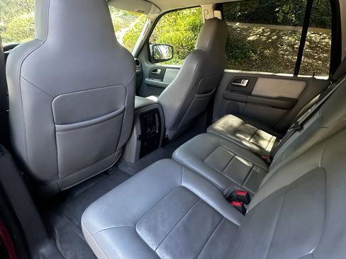 Used 2004 Ford Expedition XLT RWD image 32