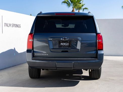 Used 2019 Chevrolet Suburban LT w/ Luxury Package AWD/4WD image 7