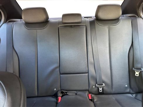 Used 2016 BMW 320i Sedan image 14