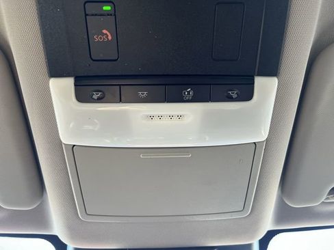 Used 2022 Nissan Rogue SV image 16