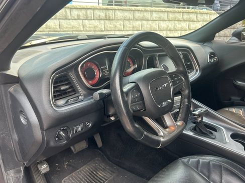 Used 2015 Dodge Challenger SRT Hellcat RWD image 7