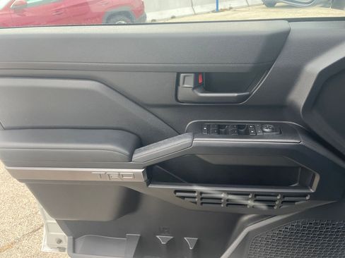 Used 2025 Toyota 4Runner TRD Off-Road image 20