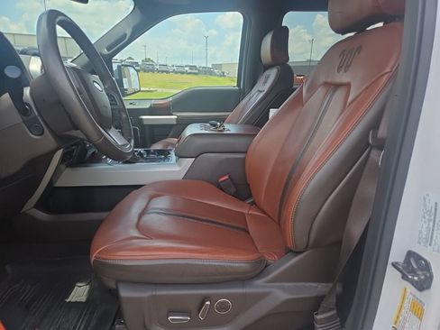 Used 2018 Ford F150 King Ranch w/ Equipment Group 601A Luxury AWD/4WD image 23