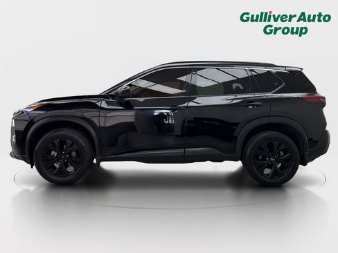 Used 2023 Nissan Rogue SV w/ SV Premium B Package FWD image 3