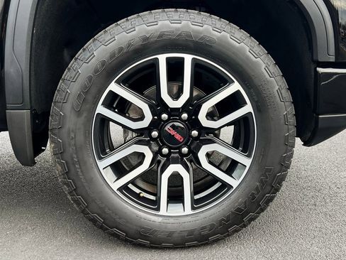 Used 2025 GMC Sierra 1500 AT4 w/ AT4 Preferred Package image 16