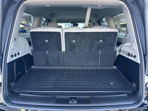 Used 2023 Jeep Wagoneer 4WD image 18