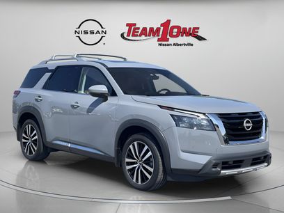 Used 2025 Nissan Pathfinder Platinum