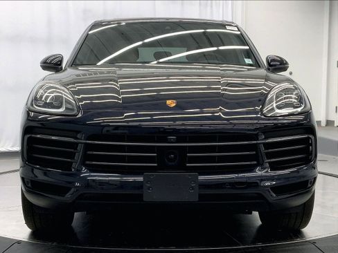 Used 2023 Porsche Cayenne Platinum Edition image 10