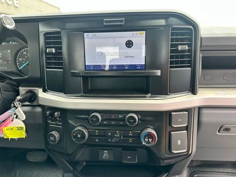 New 2025 Ford F250 XL w/ XL Chrome Package image 26