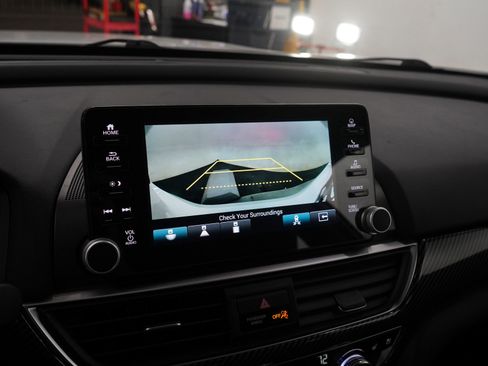 Used 2022 Honda Accord Touring image 19