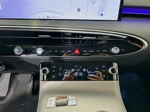 Certified 2026 Genesis GV70 2.5T Advanced image 16