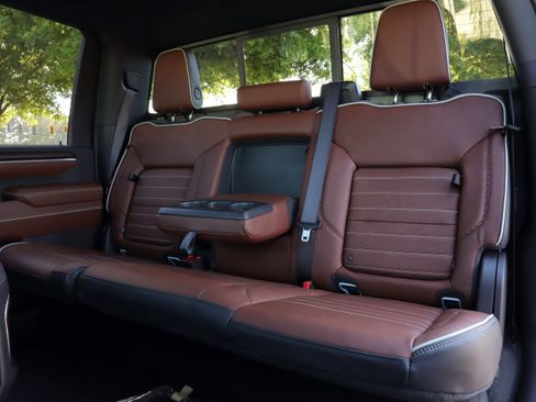 Used 2026 GMC Sierra 3500 Denali Ultimate w/ LPO, Black Badging Package image 11