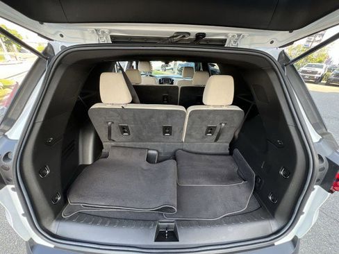 Used 2022 Chevrolet Traverse LS image 25