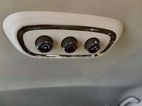 Used 2019 Dodge Durango SXT AWD/4WD image 24