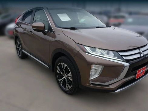 Used 2018 Mitsubishi Eclipse Cross SEL image 3