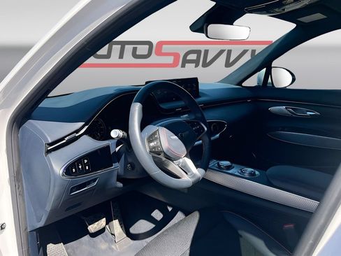 Used 2025 Genesis GV70 3.5T Sport AWD/4WD image 9