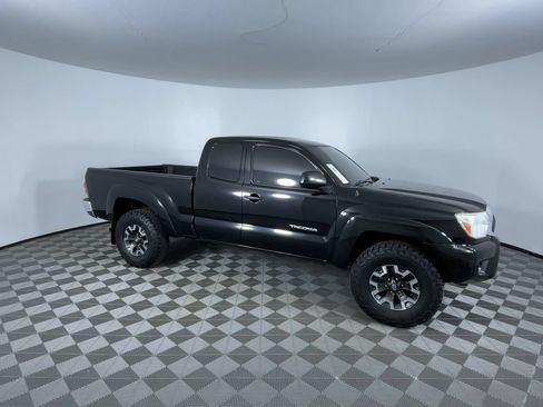 Used 2012 Toyota Tacoma 4x4 Access Cab V6 w/ SR5 Pkg image 2