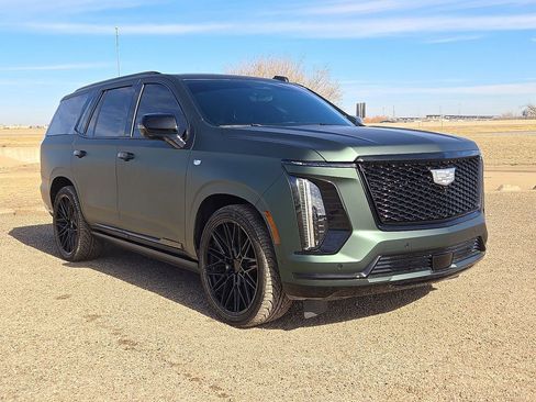 Used 2025 Cadillac Escalade Sport w/ Touring Package image 7