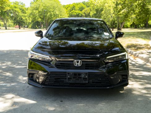 Used 2023 Honda Civic Sport image 3