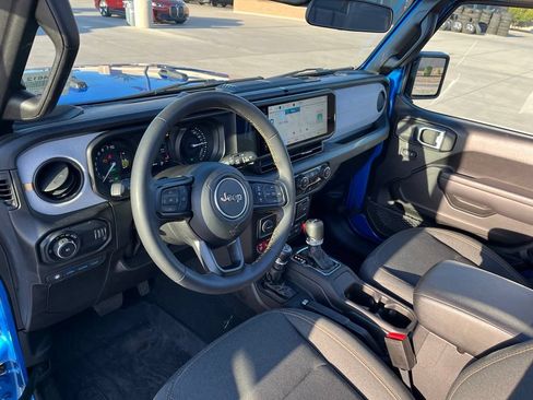Used 2024 Jeep Wrangler Unlimited AWD/4WD image 12
