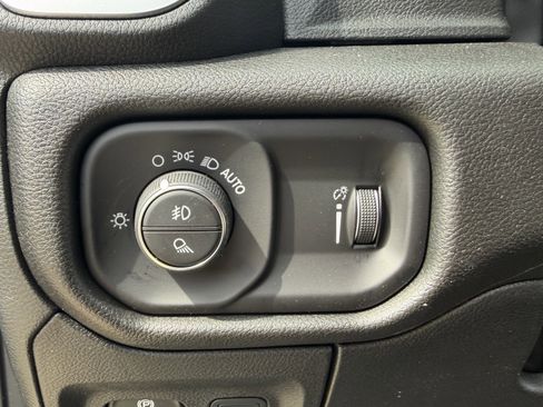 New 2026 RAM 1500 Express image 19