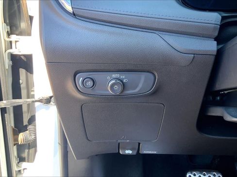 Used 2025 Buick Encore GX Sport Touring w/ Advanced Technology Package FWD image 34