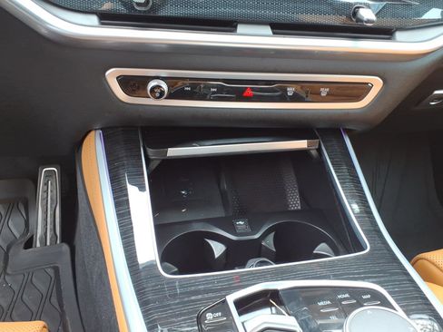 Used 2024 BMW X5 xDrive40i w/ M Sport Package image 21