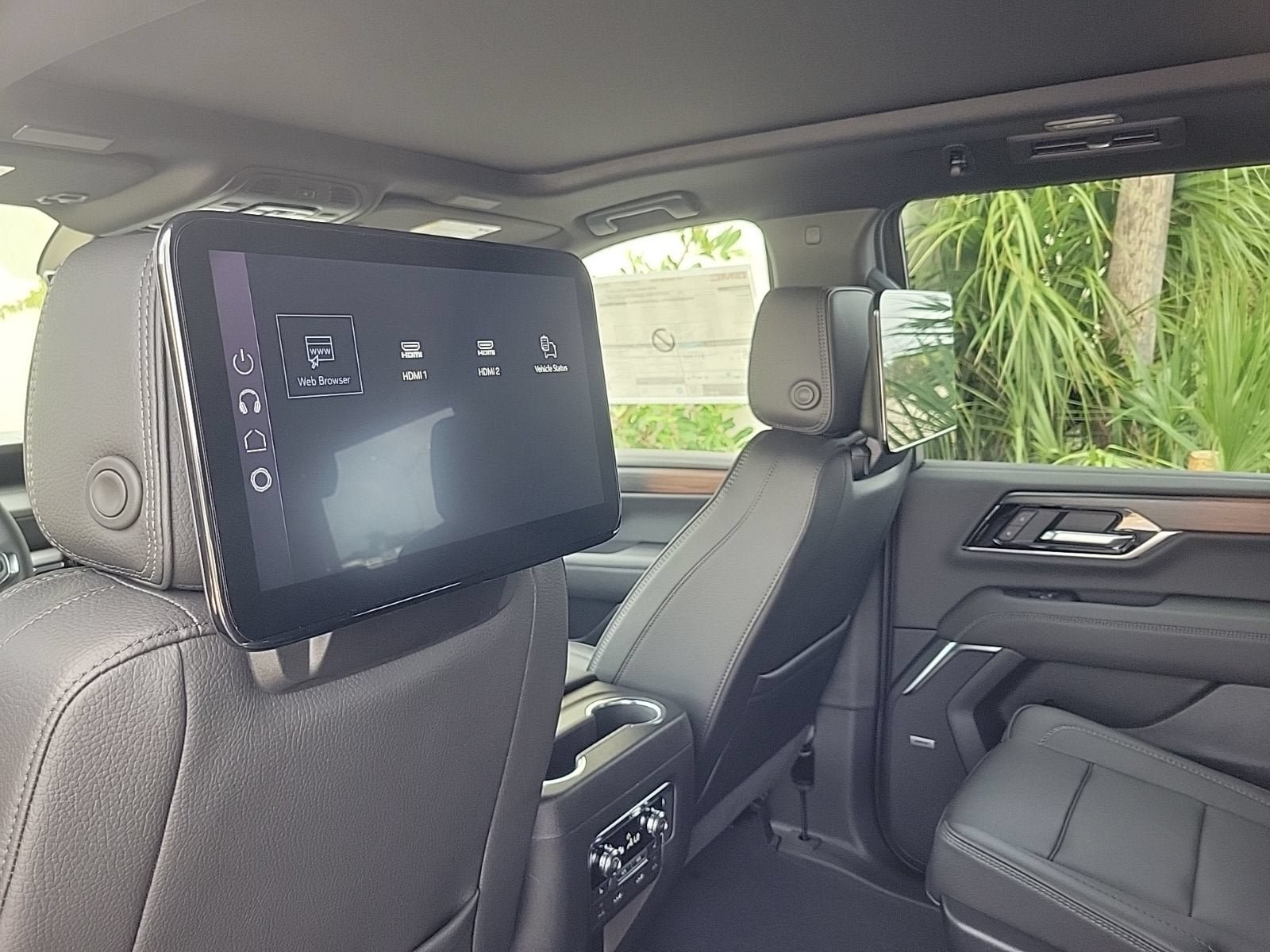 New 2026 GMC Yukon Denali w/ Advanced Technology Package AWD/4WD image 13