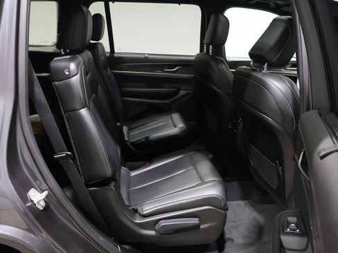 Used 2024 Jeep Grand Cherokee L Limited w/ Luxury Tech Group II image 24