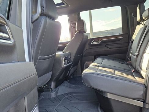 Used 2024 Chevrolet Silverado 2500 High Country w/ High Country Premium Package image 9