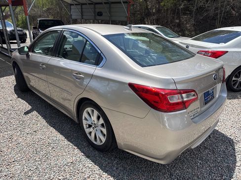 Used 2017 Subaru Legacy 2.5i Premium AWD/4WD image 4