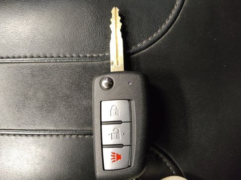 Used 2020 Nissan Rogue Sport S FWD image 32
