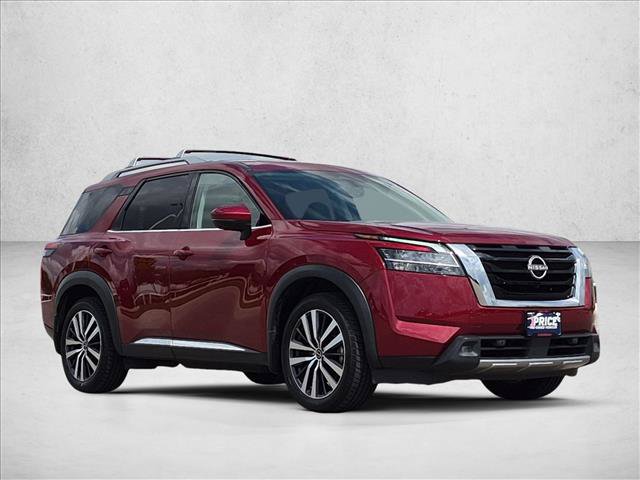 Used 2022 Nissan Pathfinder Platinum w/ Cargo Package AWD/4WD image 3