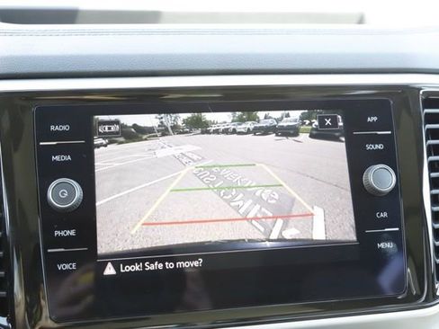 Used 2023 Volkswagen Atlas SE w/ Panoramic Sunroof Package AWD/4WD image 30