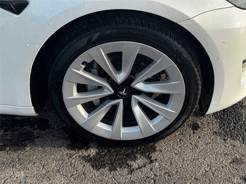 Used 2022 Tesla Model 3 Long Range image 9