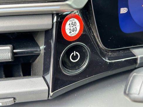 Used 2025 Porsche Macan 4 Electric image 32