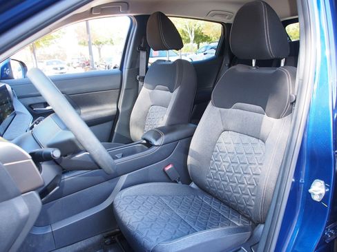 Used 2025 Nissan Kicks SV image 16