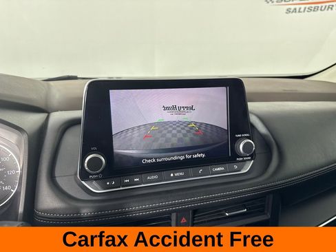 Used 2023 Nissan Rogue S image 3