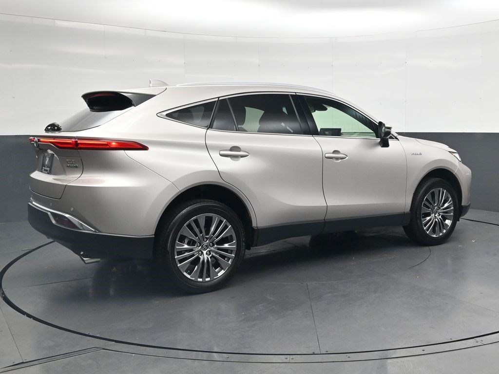 Used 2021 Toyota Venza XLE w/ Softex Package AWD/4WD image 4
