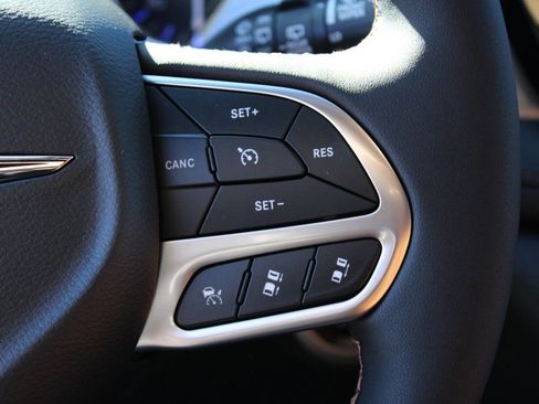 New 2026 Chrysler Pacifica Pinnacle image 16