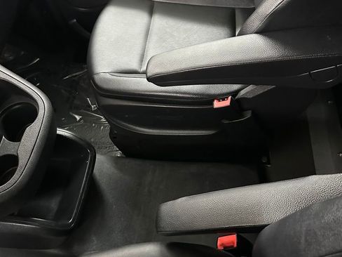 Used 2021 Mercedes-Benz Metris image 16