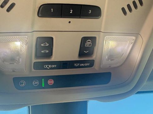 Used 2019 GMC Terrain Denali w/ Advanced Safety Package FWD image 11