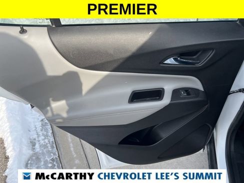 Used 2018 Chevrolet Equinox Premier image 23