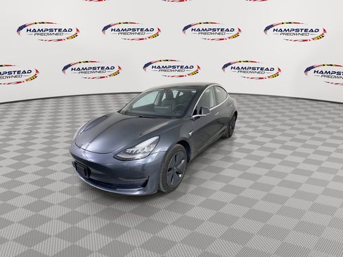Used 2020 Tesla Model 3 Standard Range Plus image 4