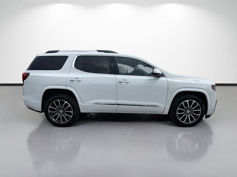 Used 2021 GMC Acadia Denali w/ Denali Technology Package FWD image 2