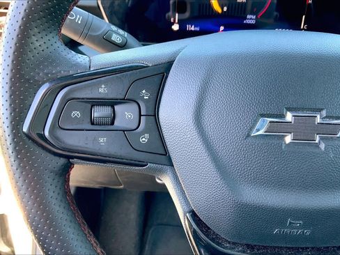 Used 2025 Chevrolet Trax RS w/ Sunroof Package image 24