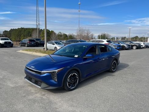 Used 2025 Kia K4 EX image 13