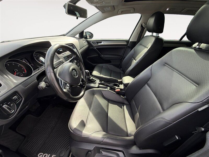 Used 2016 Volkswagen Golf Limited Edition FWD image 10