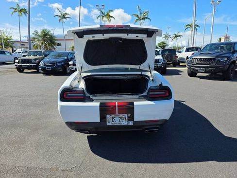 Used 2015 Dodge Challenger R/T Plus RWD image 9