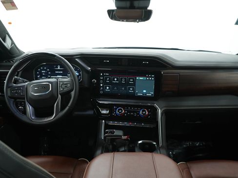Used 2025 GMC Sierra 1500 Denali Ultimate AWD/4WD image 16